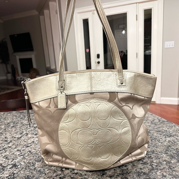 Coach Laura Glam Signature Tote Bag - Picture 1 of 8